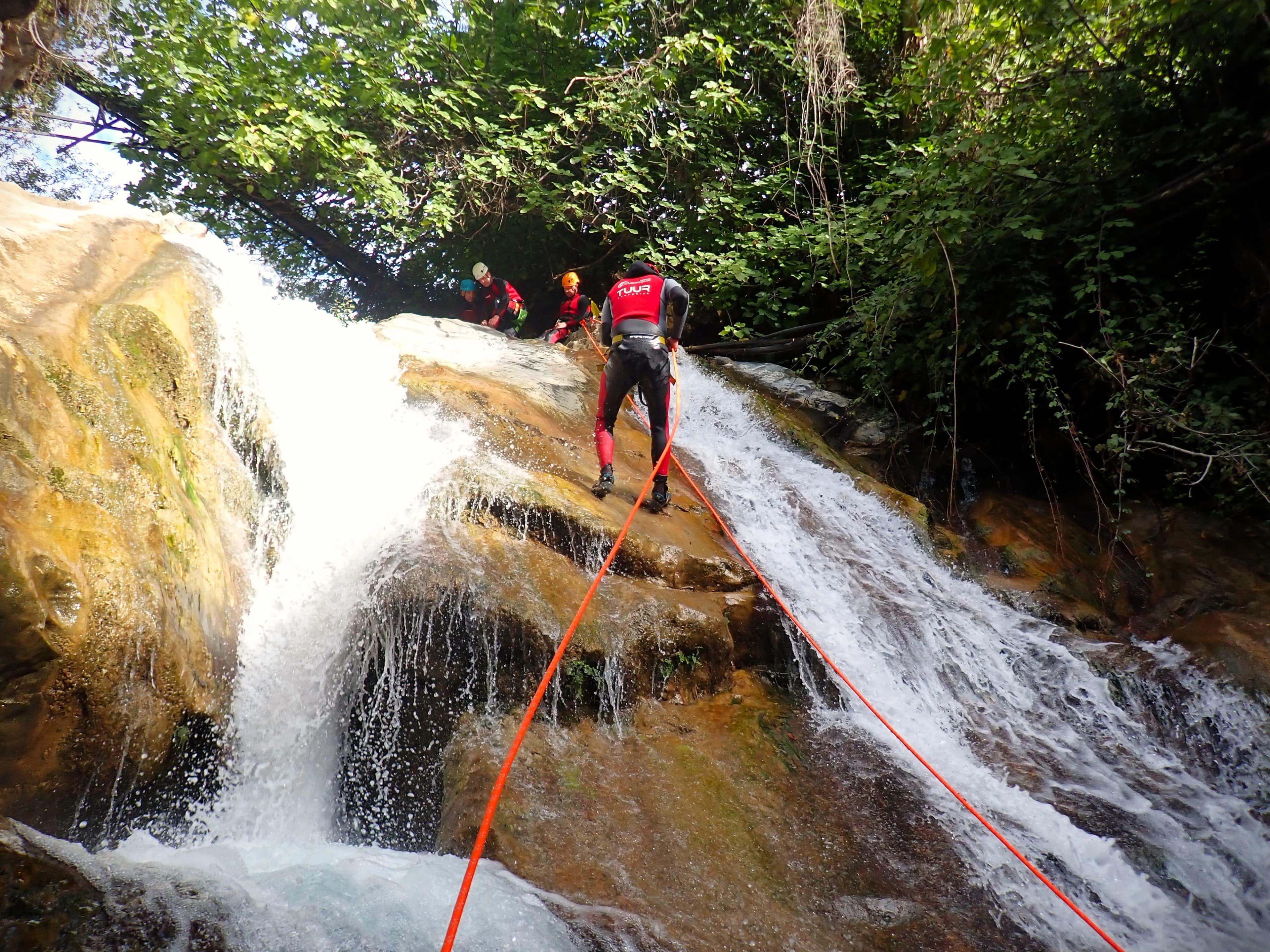Zarzalones canyon - Canyon walls in zarzalones canyon